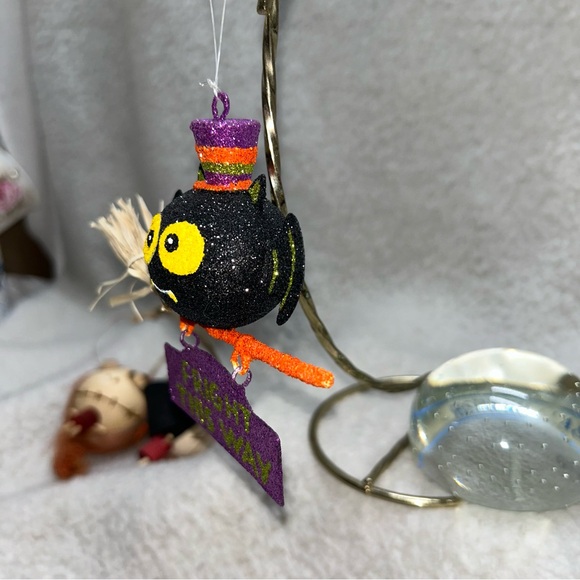 Pier 1 cute bat halloween ornament 4" Fright this way sign glittery - Picture 4 of 10